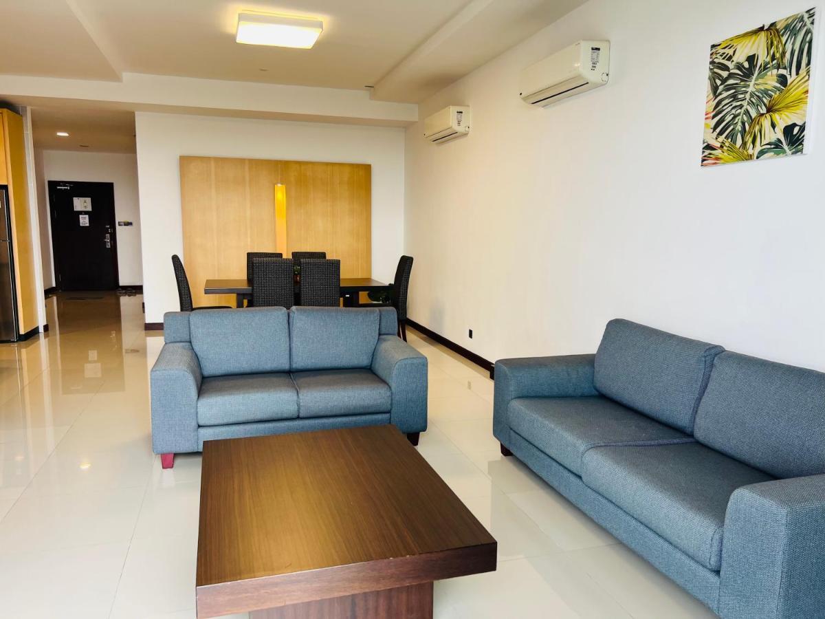 Imperial Grand Suite Apartment Kuching Exterior photo