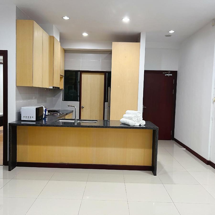 Imperial Grand Suite Apartment Kuching Exterior photo