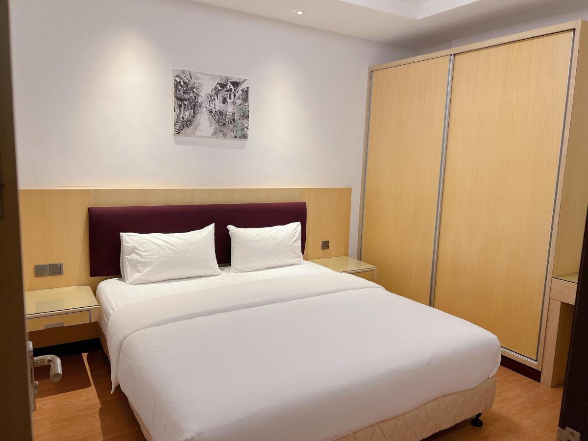 Imperial Grand Suite Apartment Kuching Exterior photo